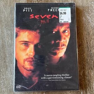 Se7en DVD Movie - Black & Red Cover Featuring Brad Pitt & Morgan Freeman